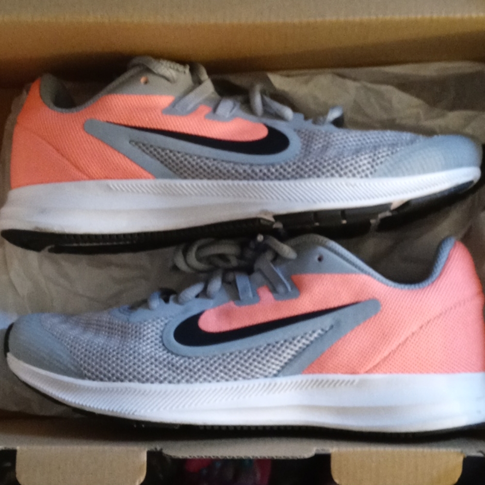 Women's shoes